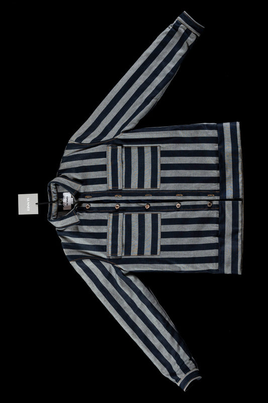 AP_002_JCKT_03