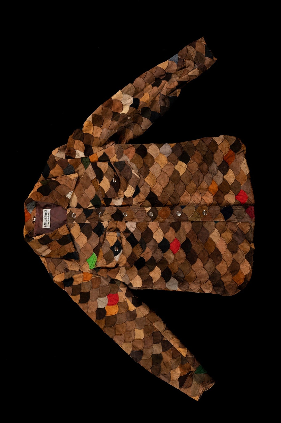 AP_002_JCKT_05
