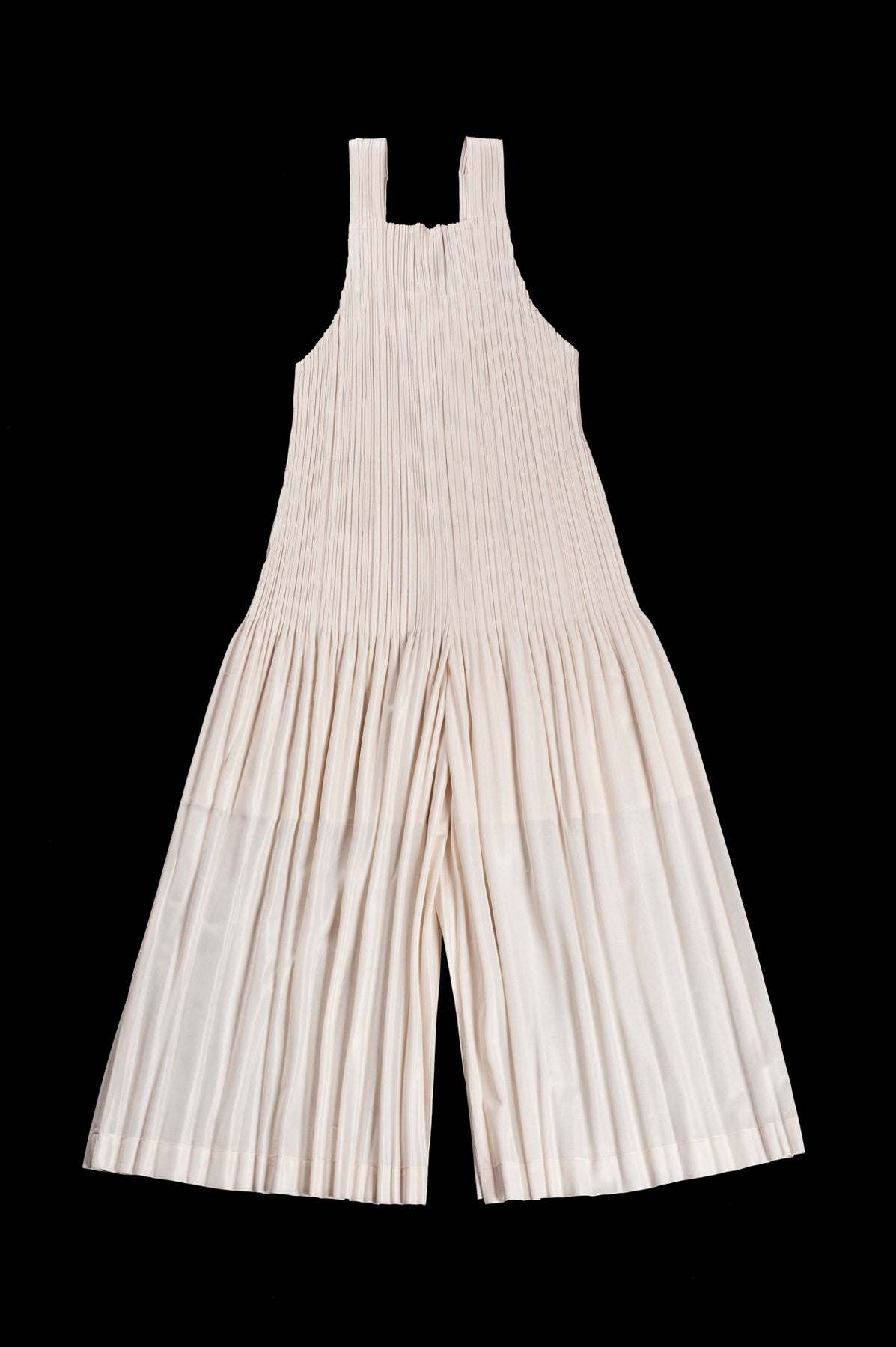 AP_002_J-SUIT_02