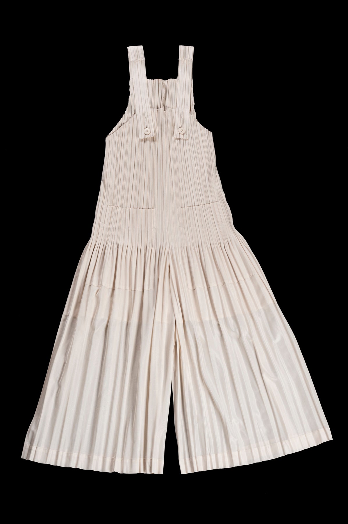 AP_002_J-SUIT_02