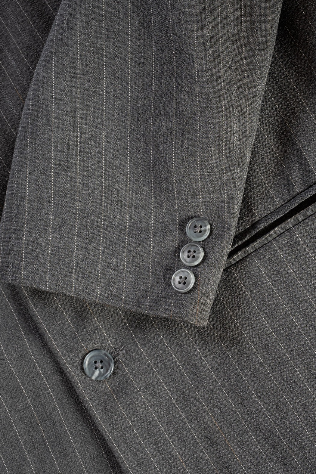 AP_001_SUIT02